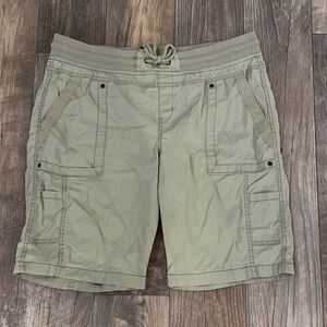 Women’s Khaki Cargo Shorts